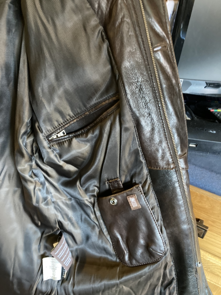 Danier brand dark brown Leather jacket image indicator(3)