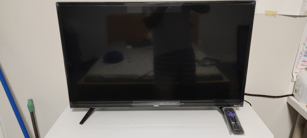 ONN 32" 1080P FHD ROKU TV - Like New - Only 1 Month Old! - photo 4
