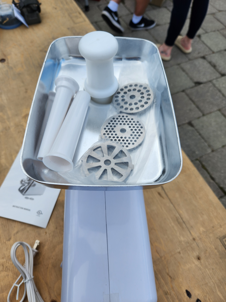 ELECTRIC MEAT GRINDER / SAUSAGE MAKER - photo 3