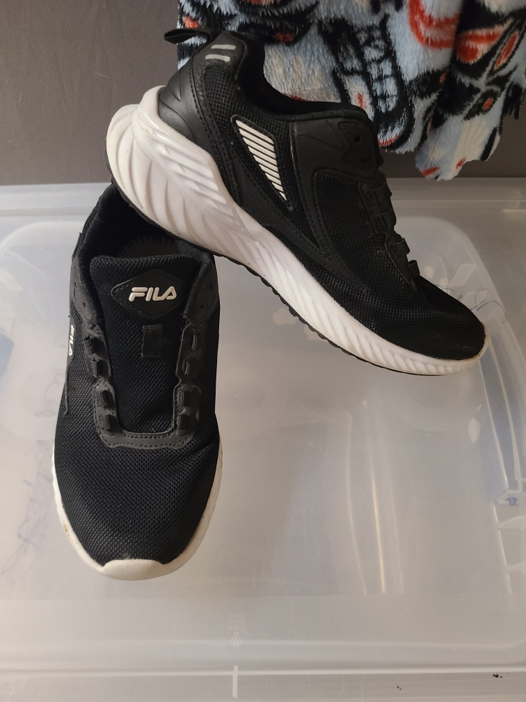 Girls Fila runners