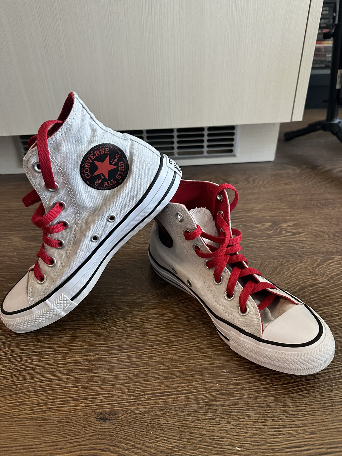 New Unique Converse High Top Sneakers Size 6.5 - photo 4