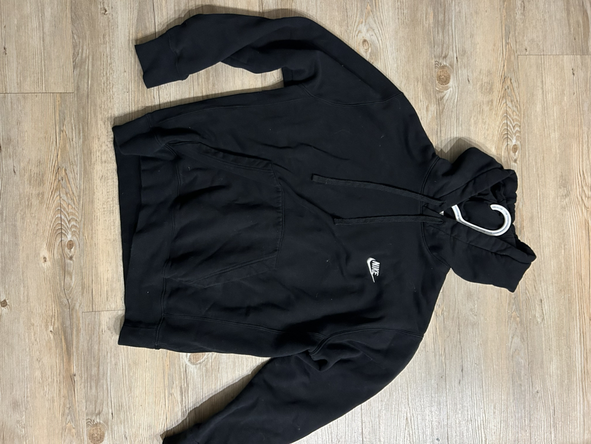 Nike men’s sweater size M