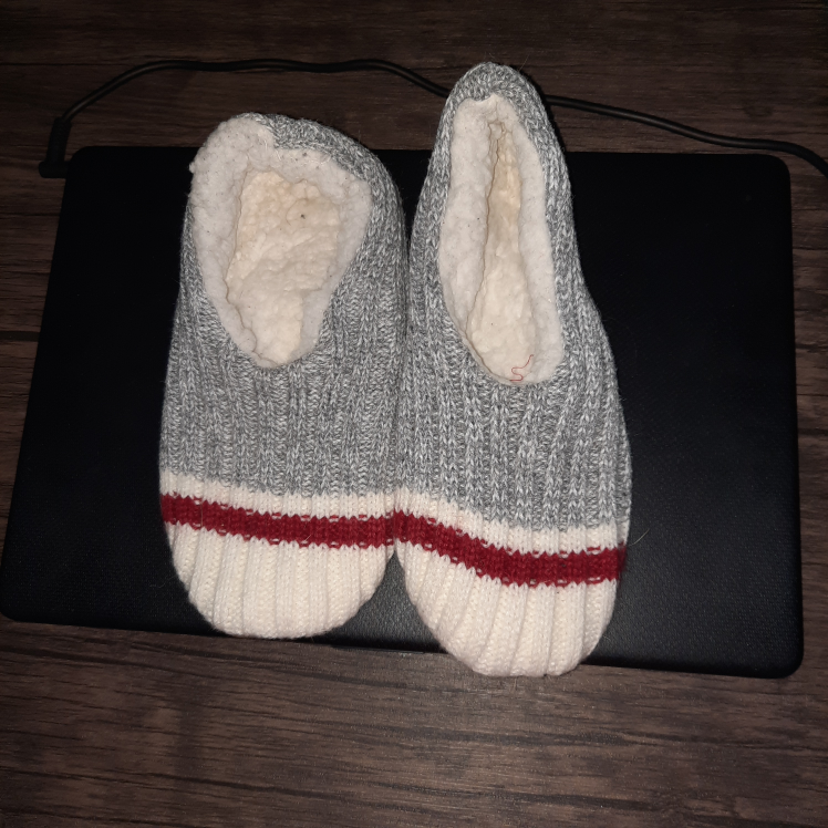 free women's slippers thumbnail