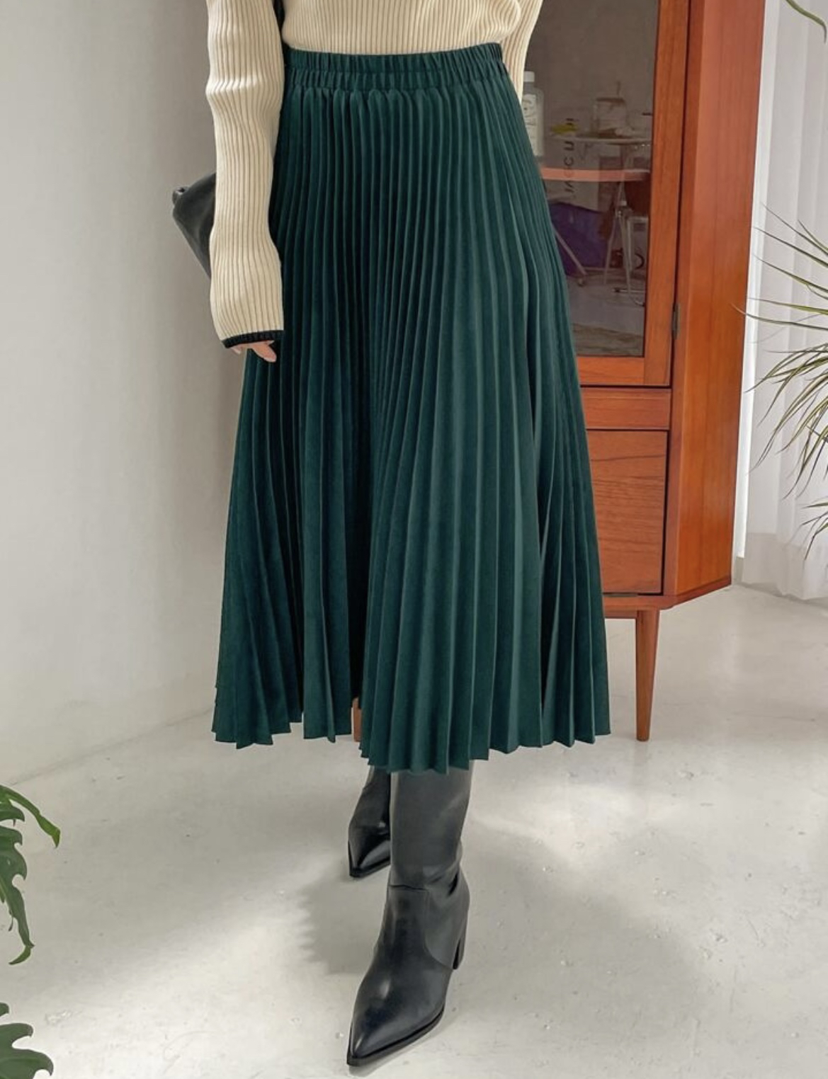 High Waist Pleated Skirt image indicator(3)