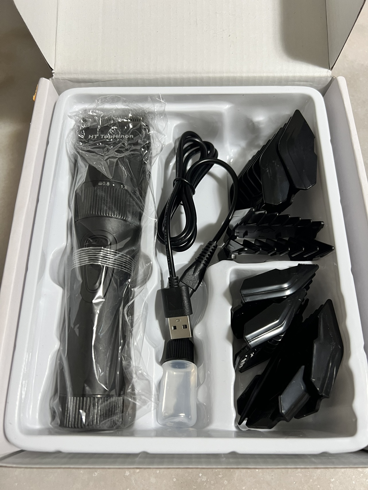 Cordless Rechargeable Hair Clippers Hair Trimmers Set image indicator(4)