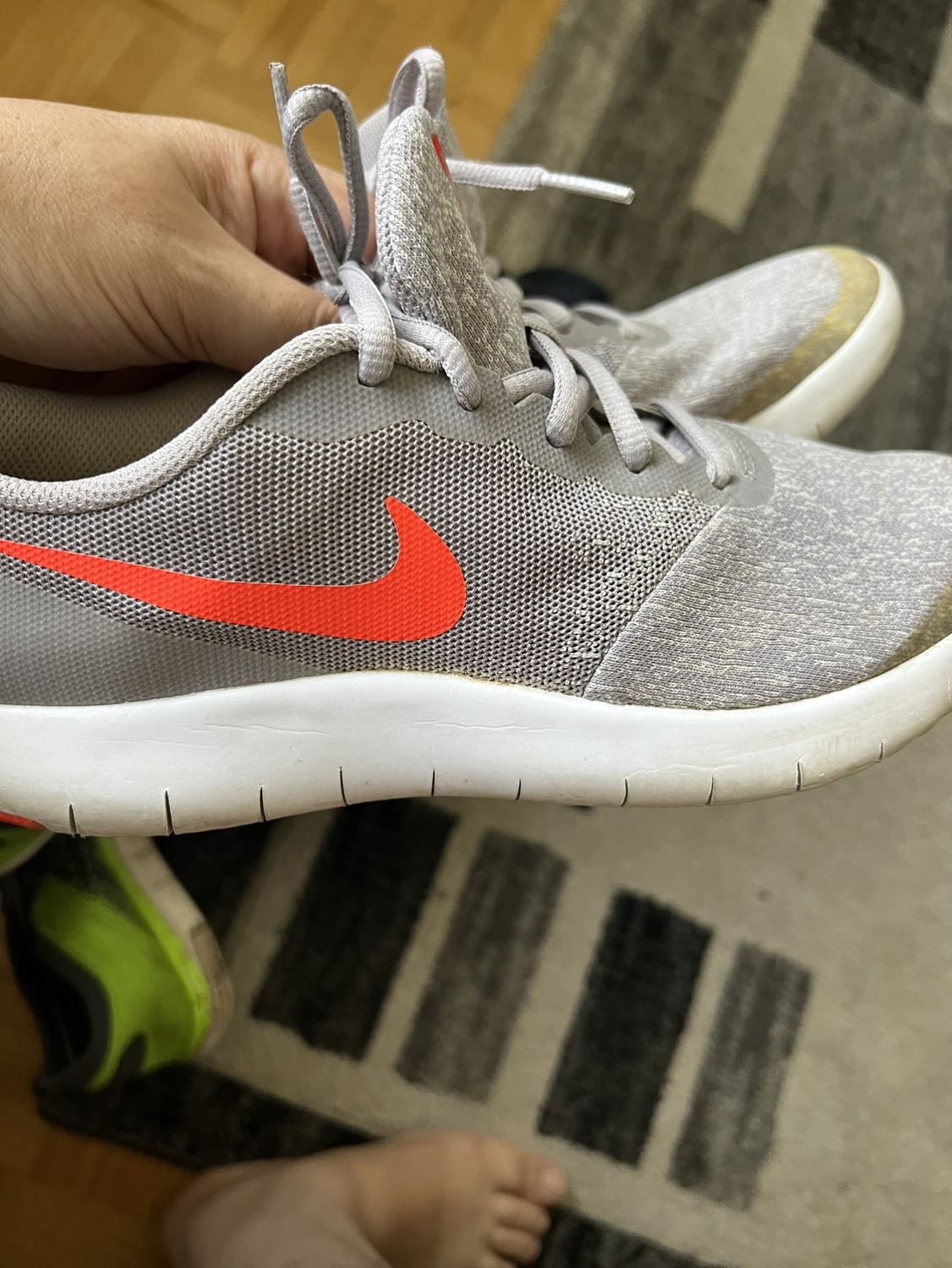 Women gray Nike size 7 thumbnail
