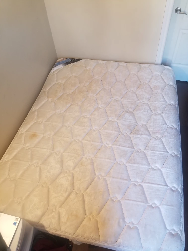Big Mattress with box - photo 3