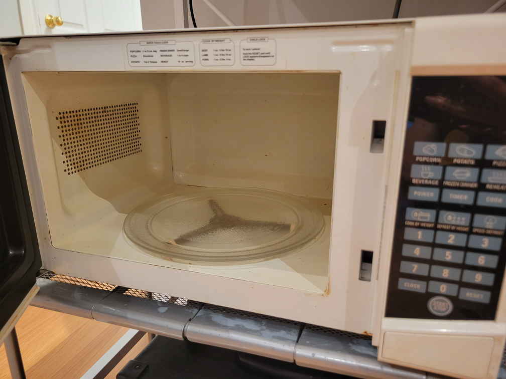 Microwave - photo 2