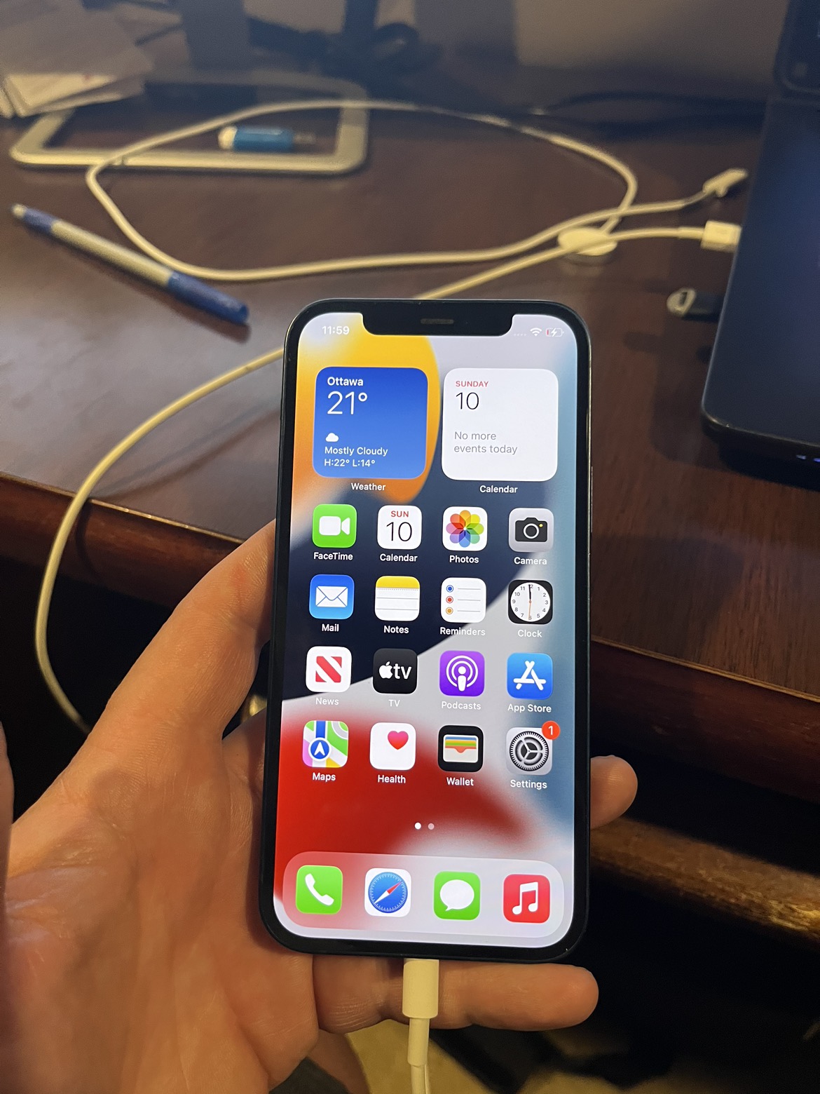 IPhone 12 128gb with a case - photo 3