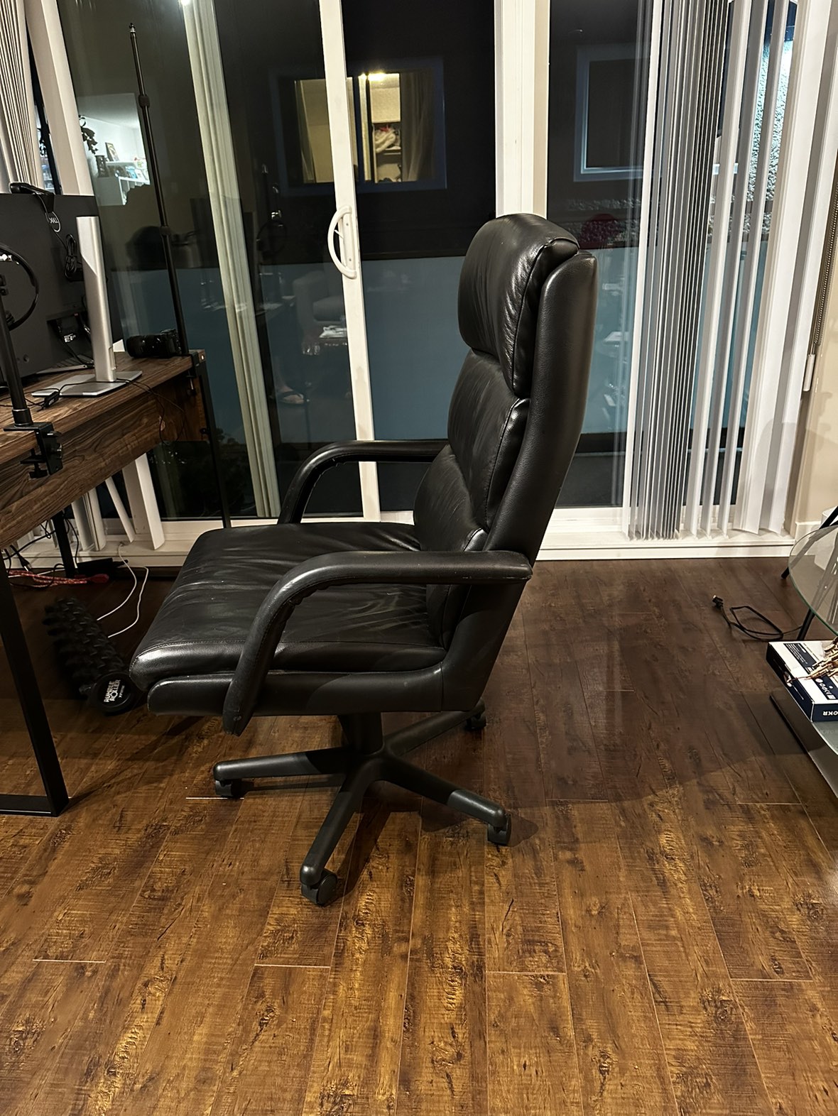 Office chair- no damage