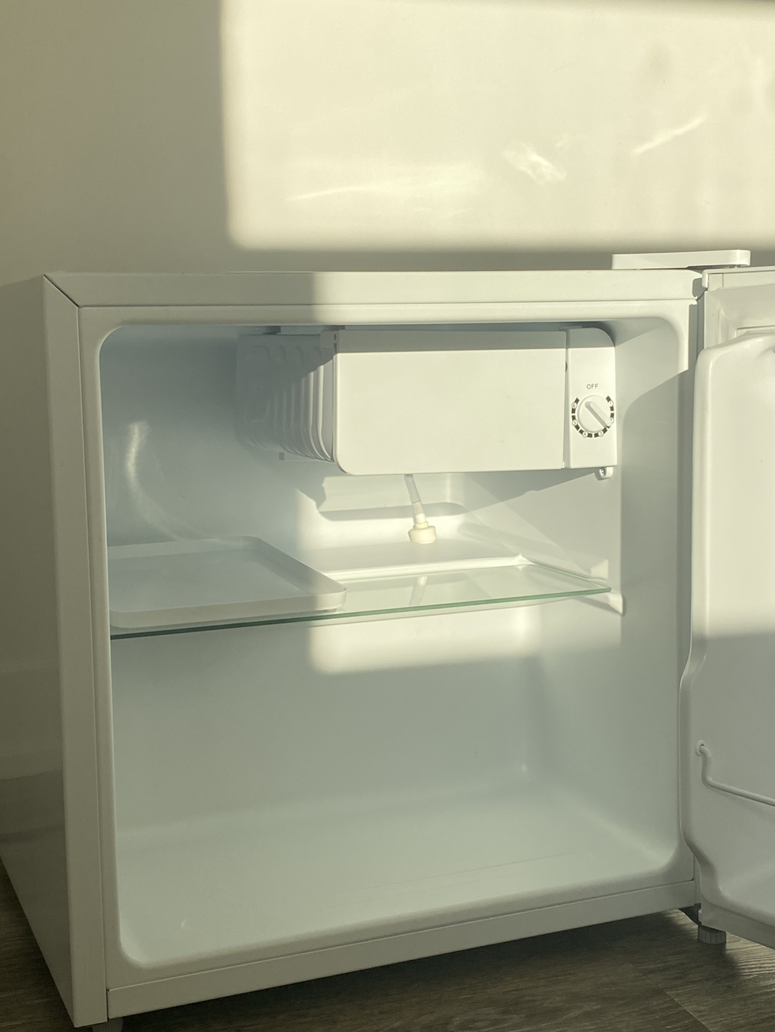Mini Bar Fridge (perfect condition) - photo 3