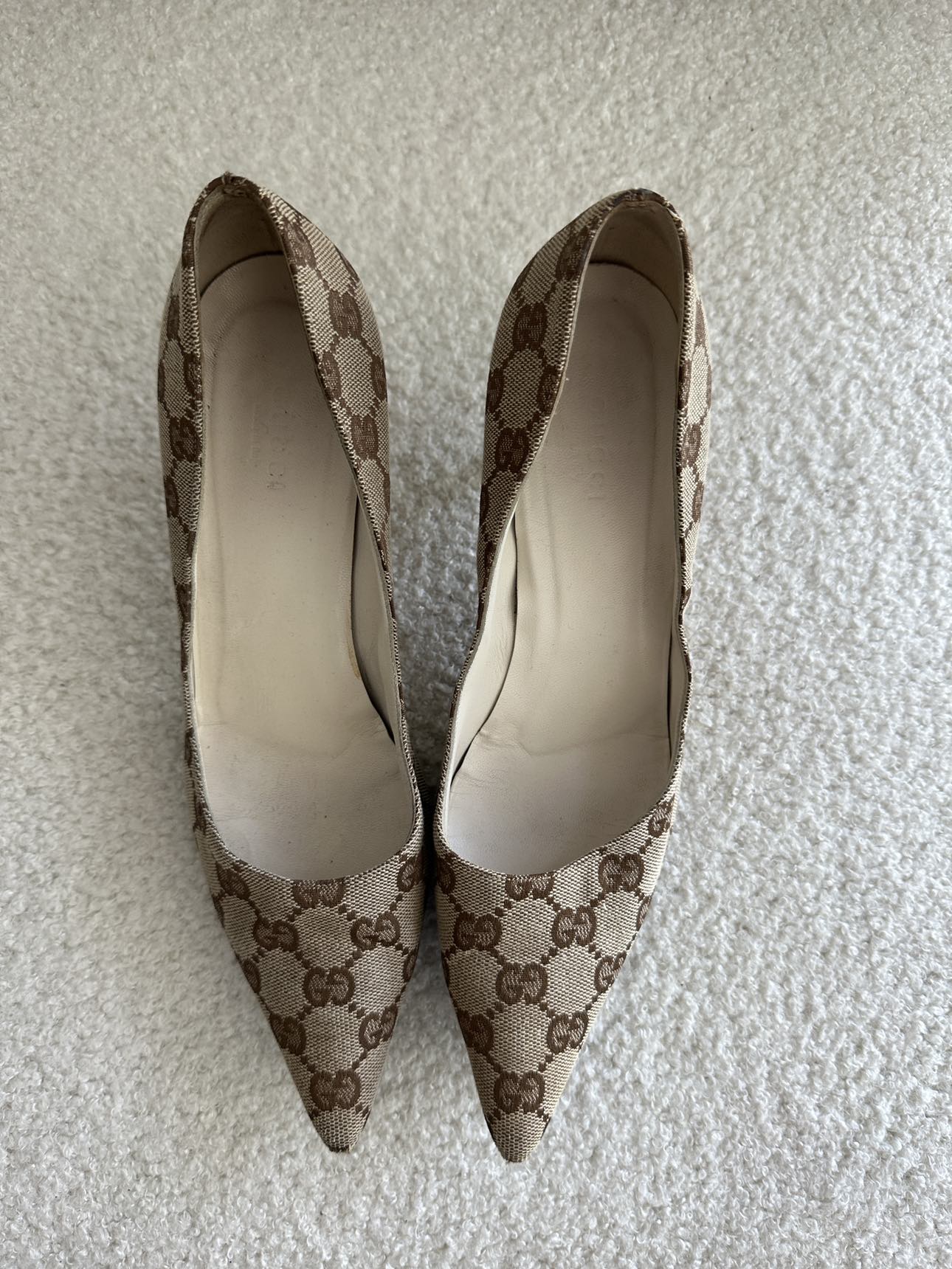 Vintage Gucci GG Pumps - photo 2