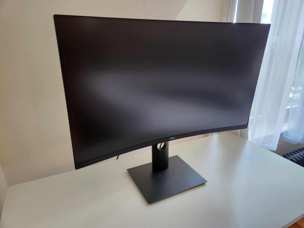 DELL 32" CURVED MONITOR