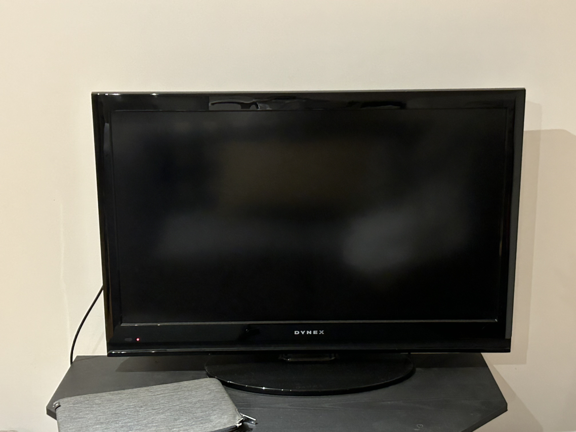 TV DYNEX 37”