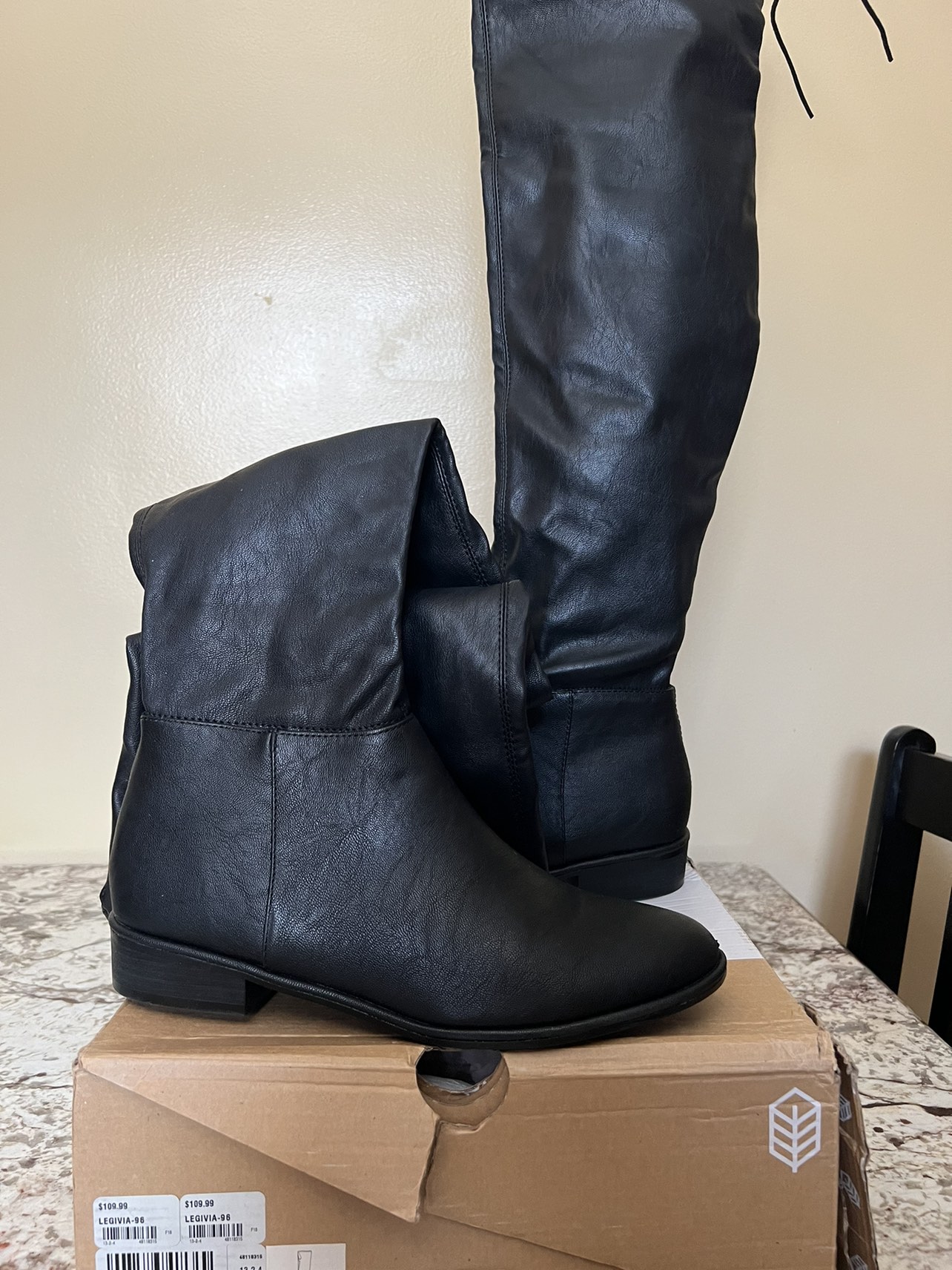 Women’s boots (8.5) thumbnail