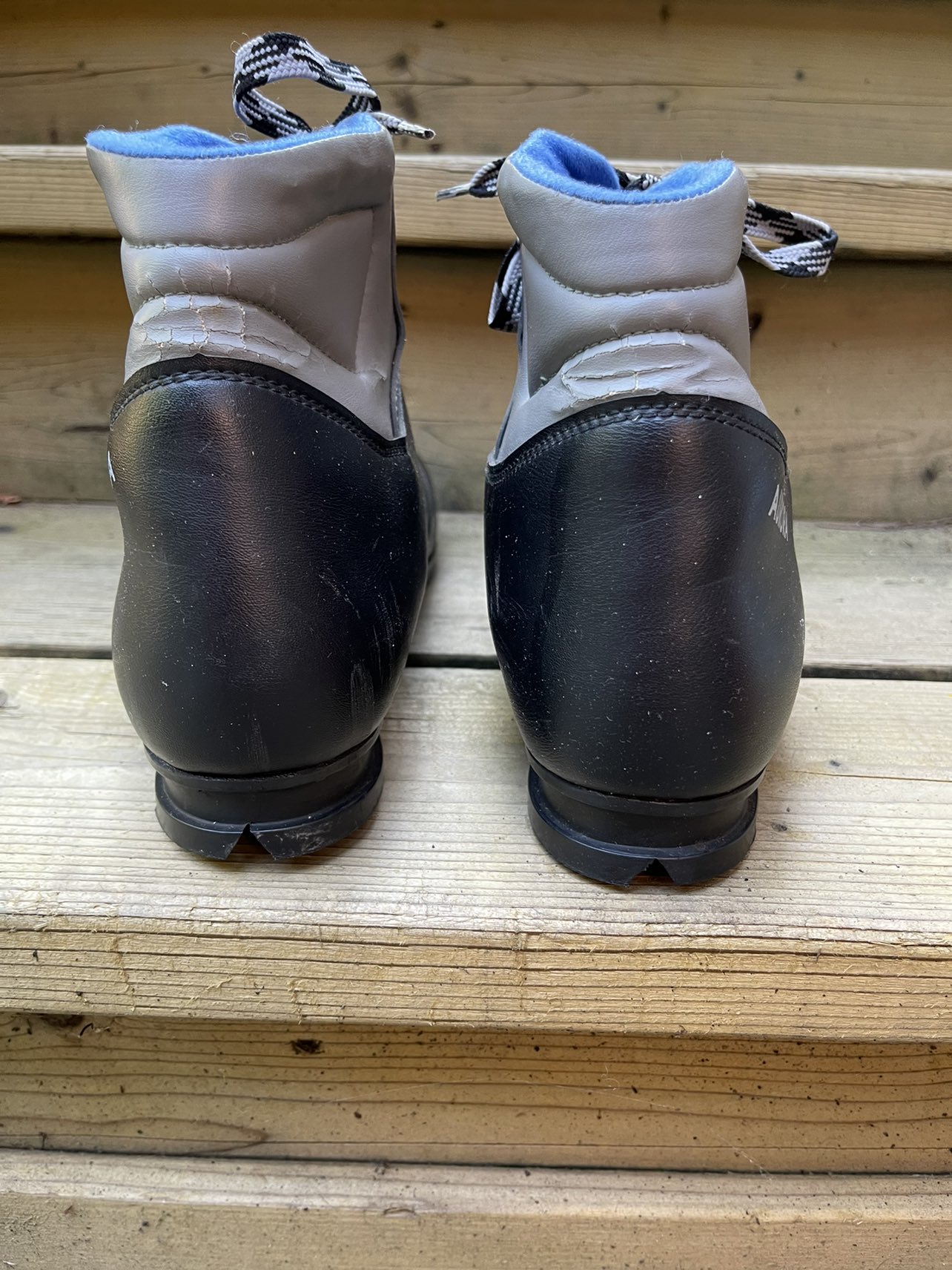Size 45 tour ski boots - photo 3