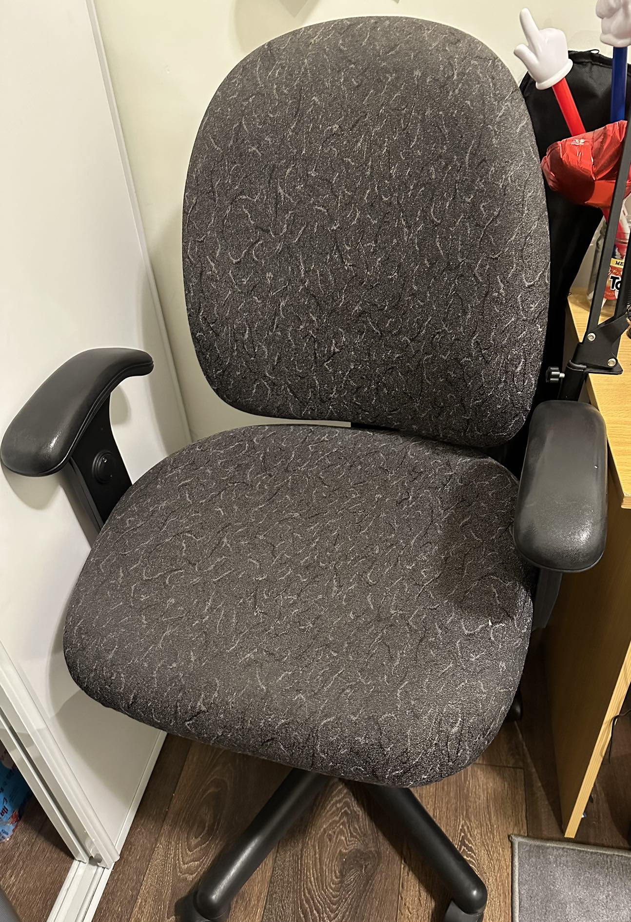 Ergonomic task chair - photo 3