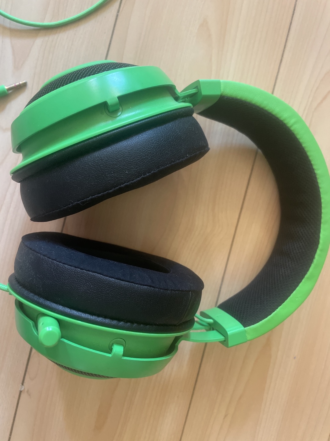 Razer Kraken gaming headset thumbnail
