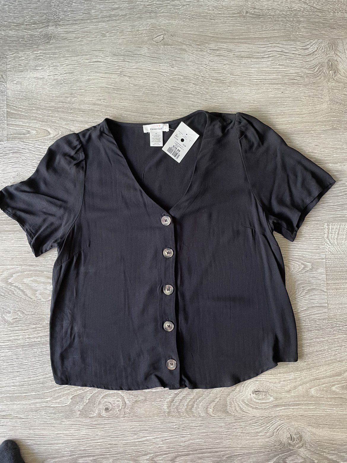 Black shirt with buttons - M thumbnail