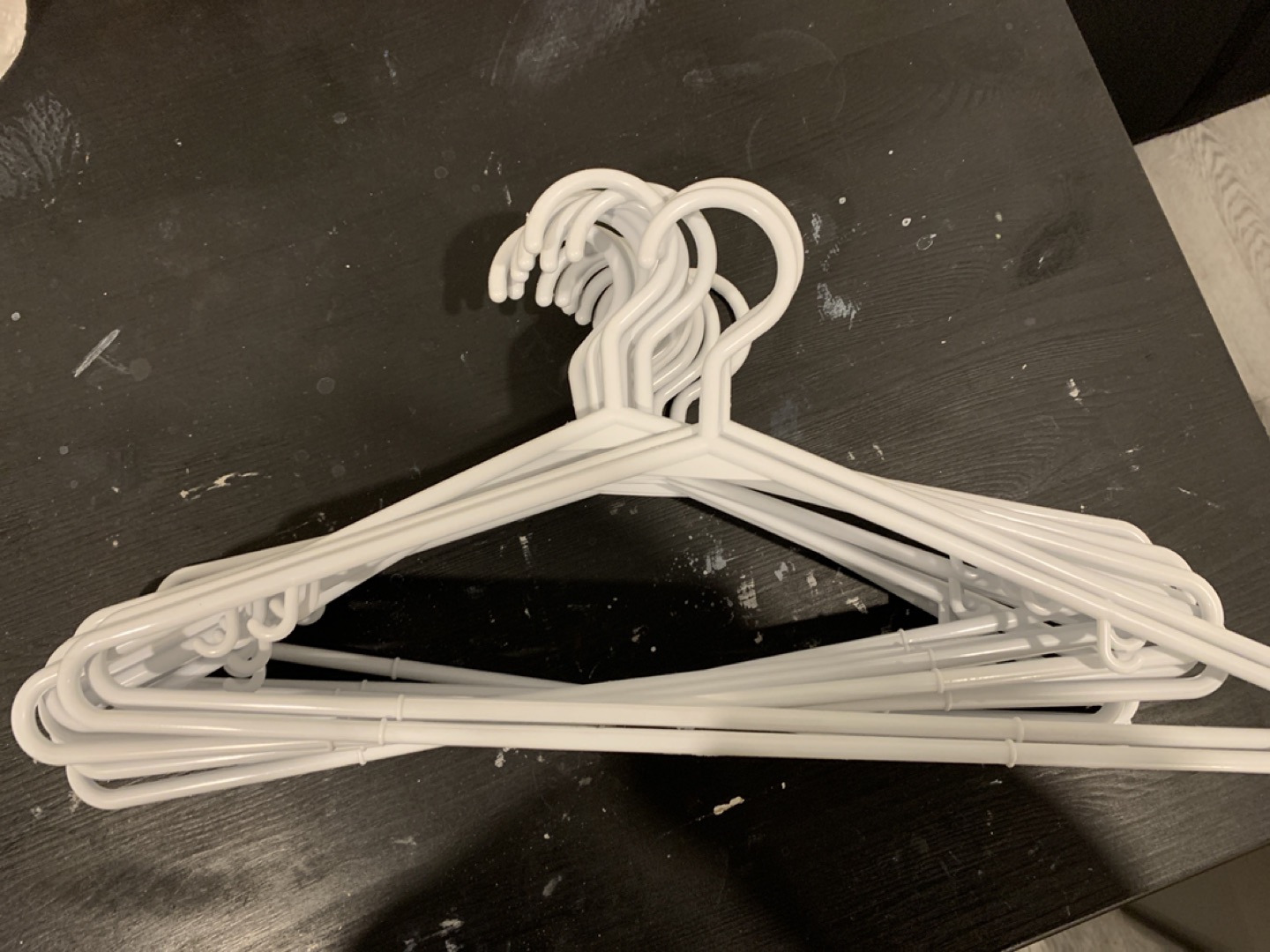16 Plastic hangers thumbnail