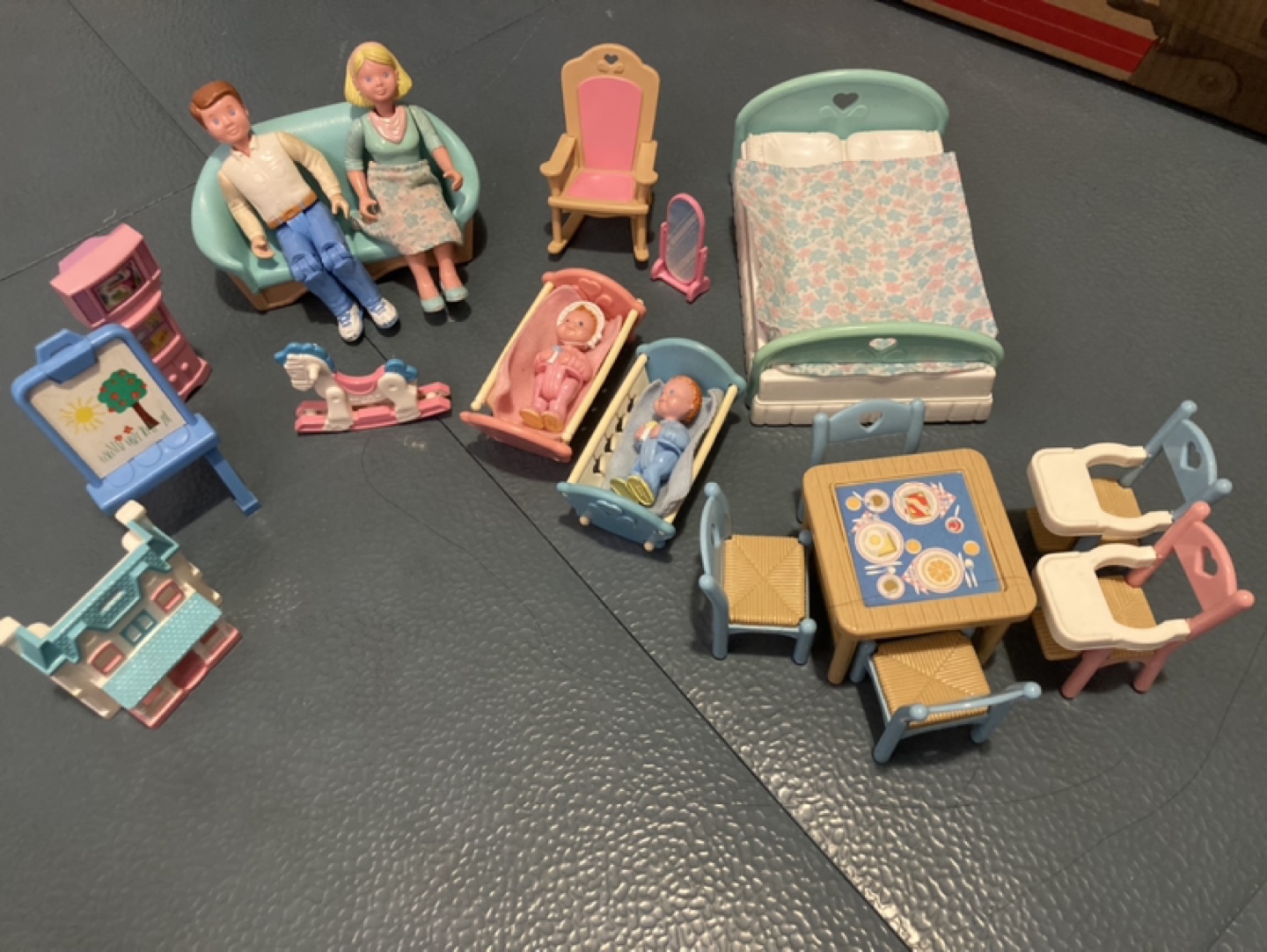 Fisher Price Vintage Loving Family Dollhouse - photo 3