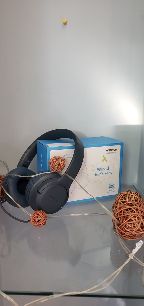 headphones thumbnail