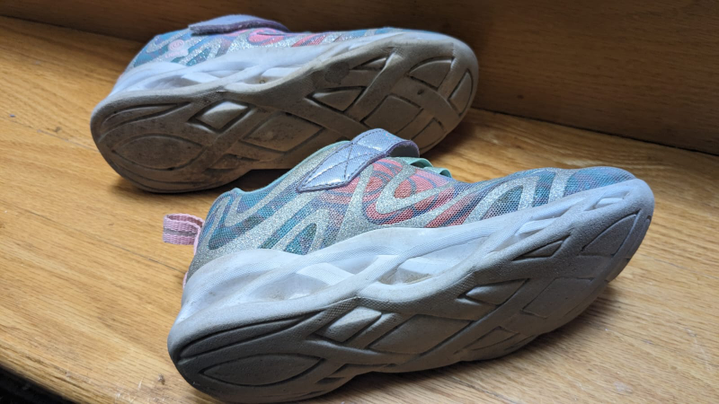 US Sz 1.5 girls runners #freecycle - photo 2