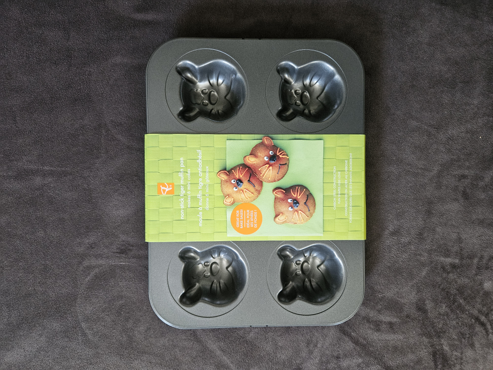 Tiger baking molds