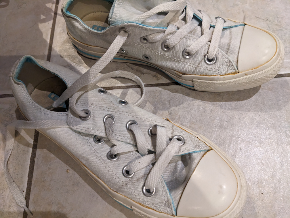 White Low Cut Converse size 6 Women thumbnail
