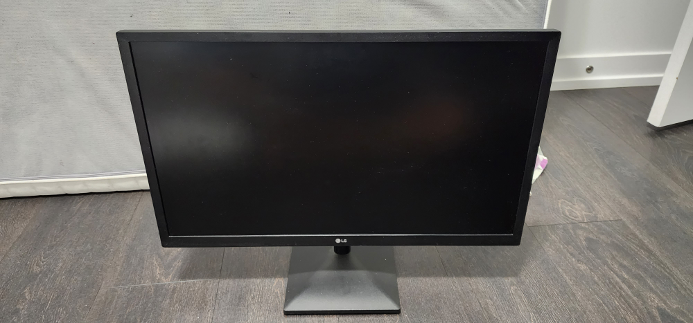 LG 24" Monitor - photo 2