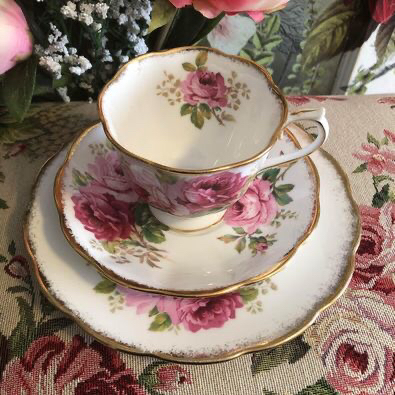 Royal Albert American Beauty 3-piece Teacup & Saucer Set - photo 2
