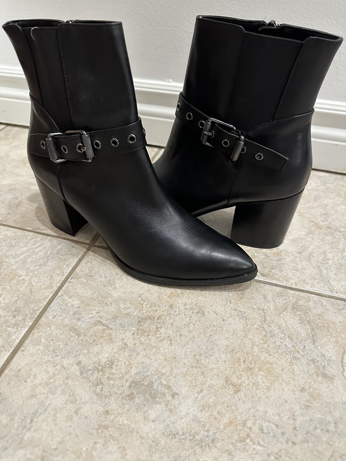 Woman boots NINE WEST 81/2 image indicator(2)