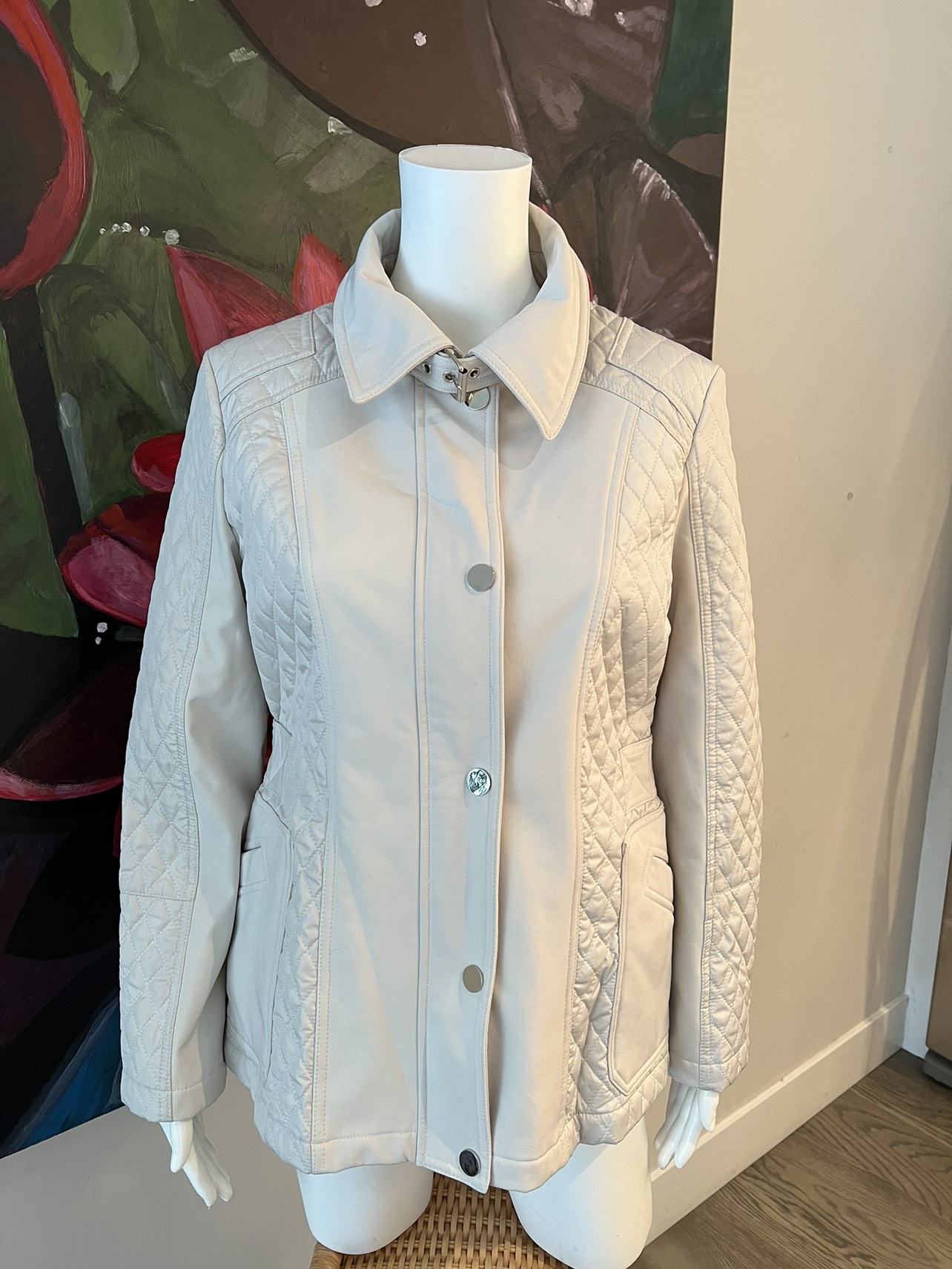 Jacket size small-off white in colour - size S image indicator(6)