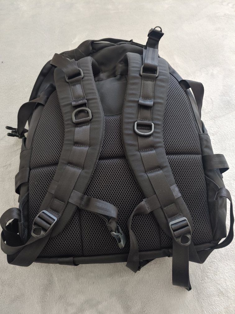 black backpack - photo 2