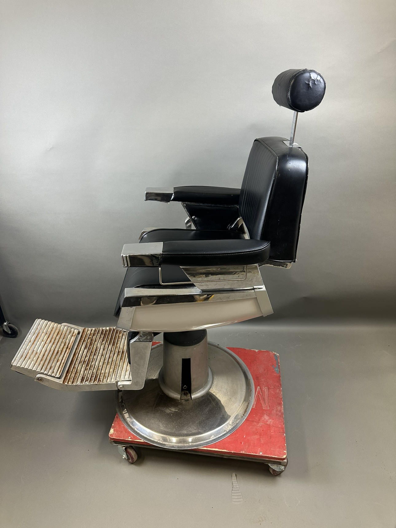 Vintage Sumyield Barber Chair - photo 4