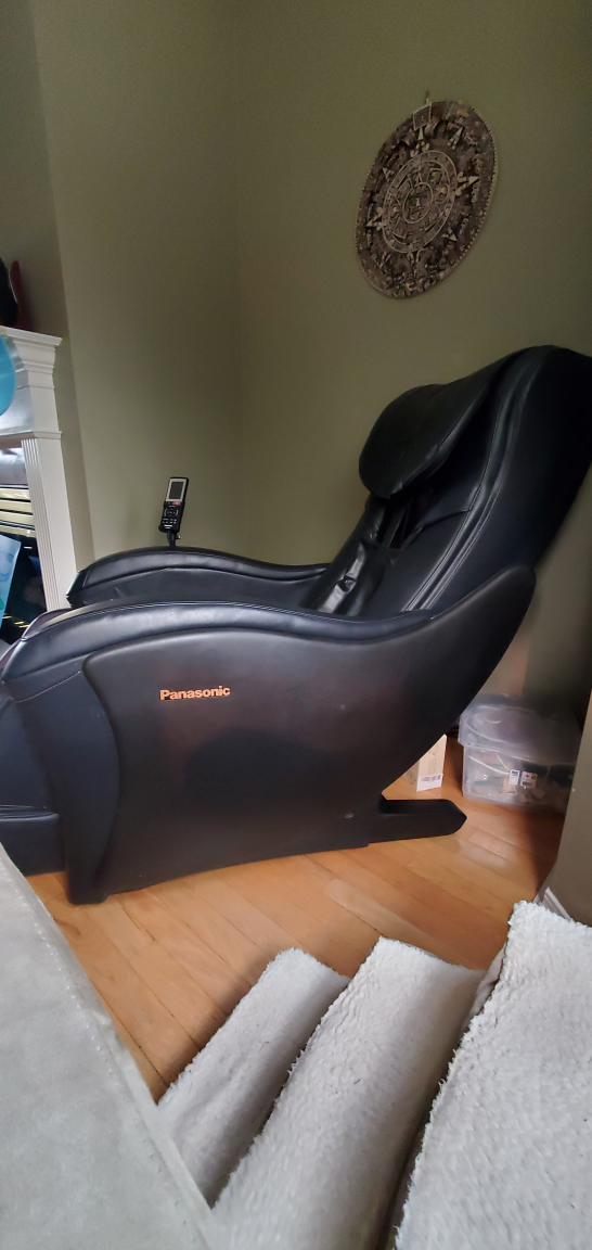 Leather Massage chair Like New