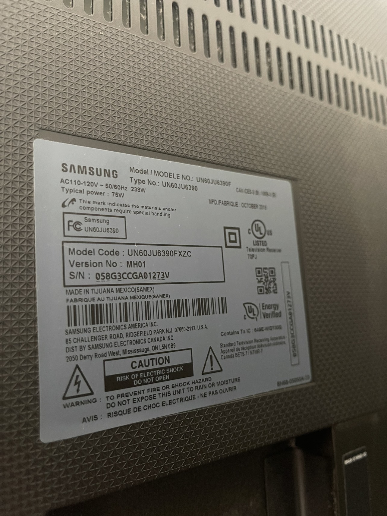 60” Samsung Smart TV - photo 2