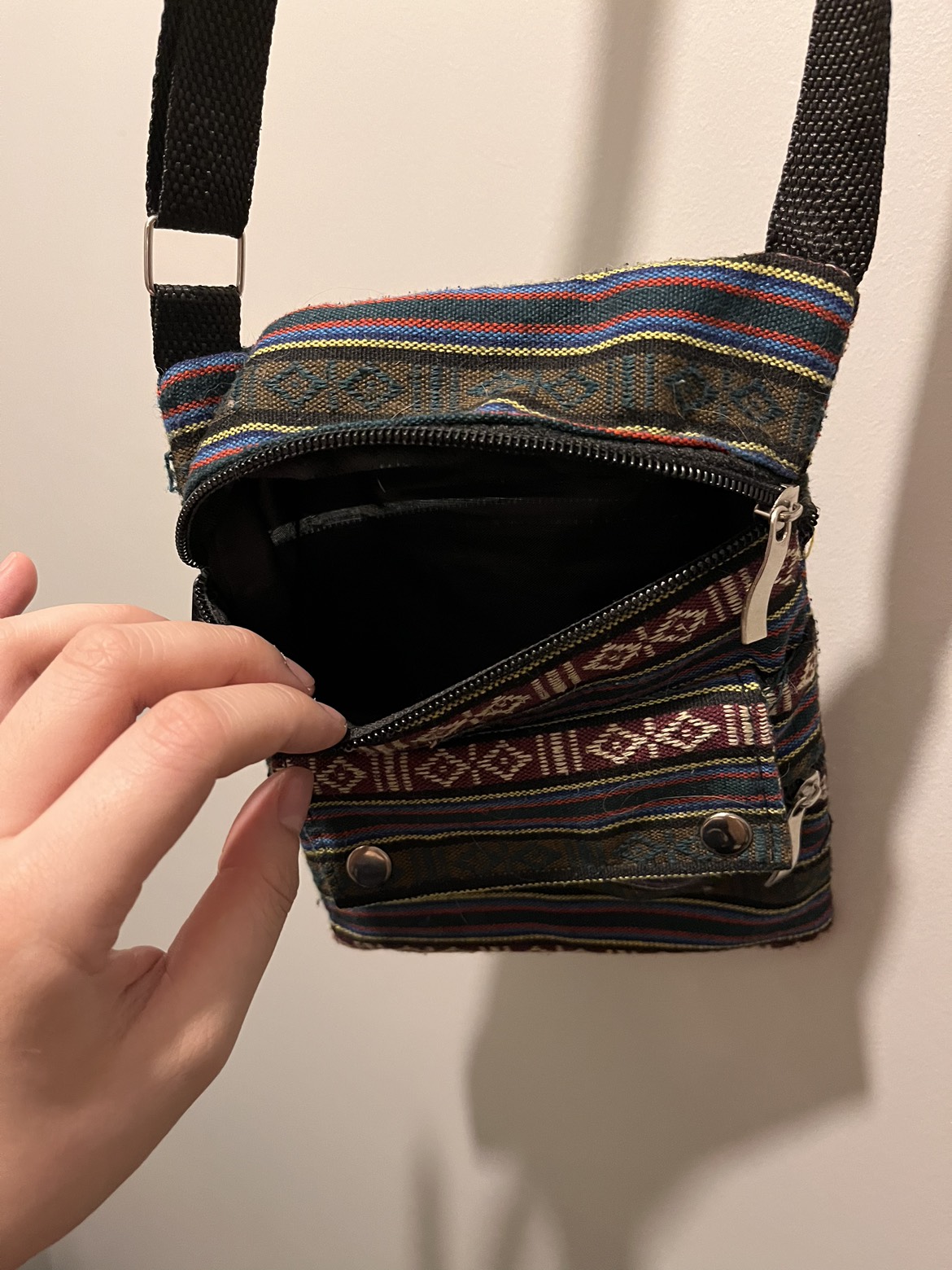 Crossbody pouch #freecycle image indicator(3)