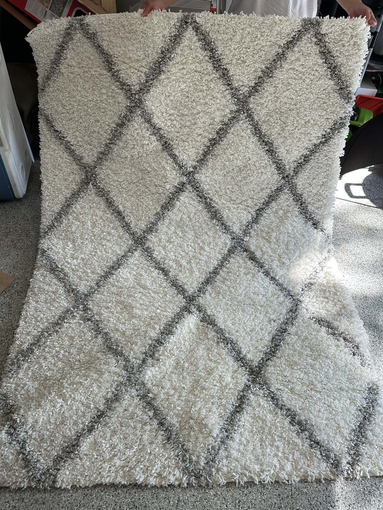 Great condition area rug 5.3 x 7.6 ft