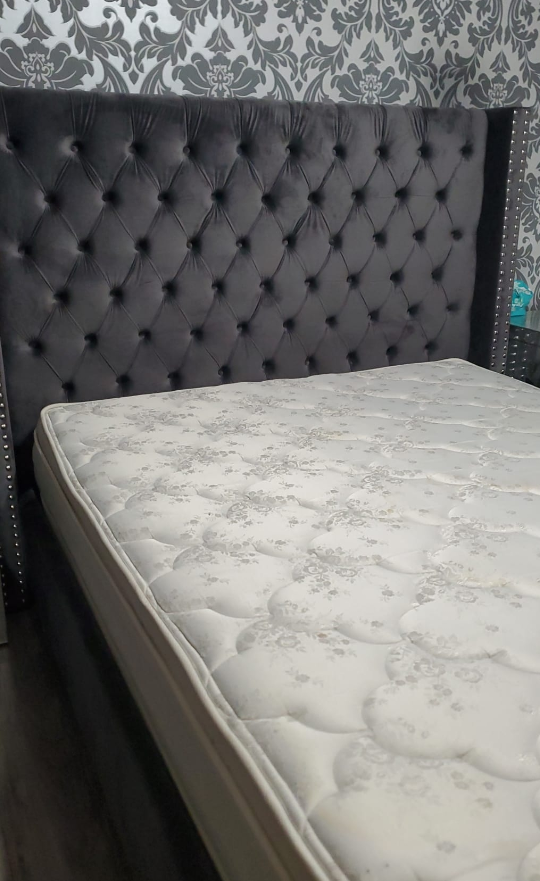 queen bed