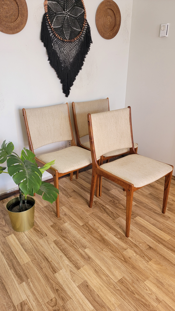 Mid-Century Danish Teak Dining Chairs circa, 1960s, Set of 3 - photo 3