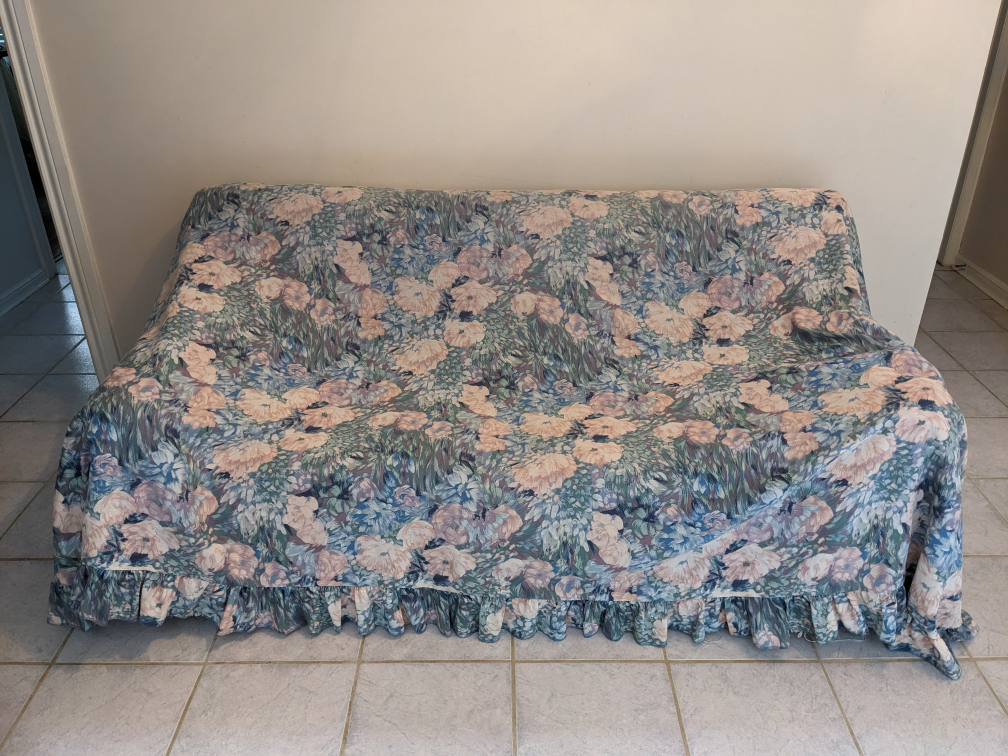 Vintage Loveseat Couch Cover in Floral Print image indicator(5)