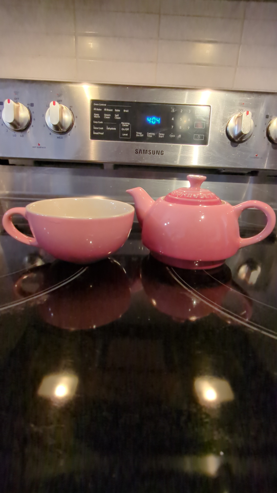 Le Creuset tea set thumbnail