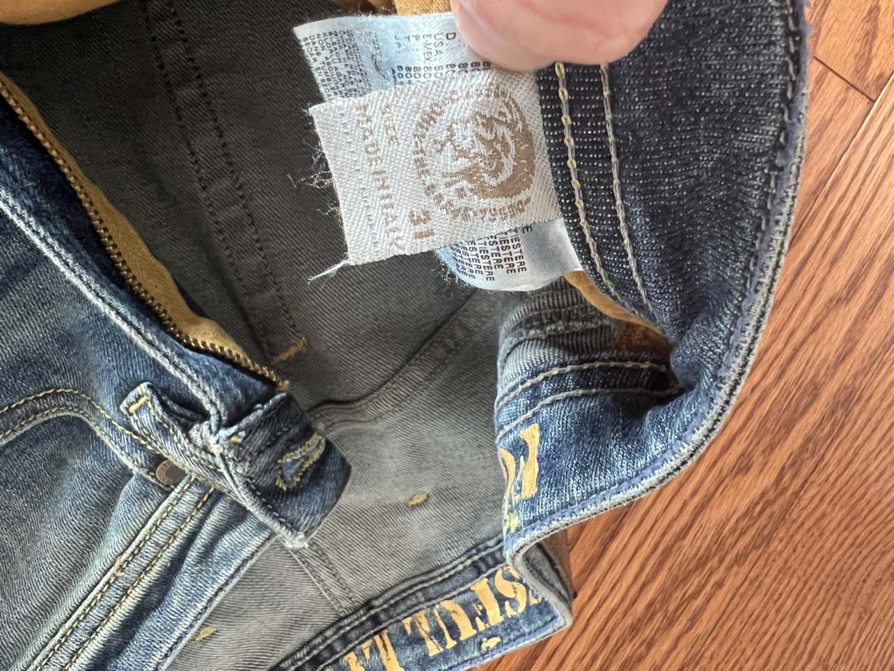 Diesel - Shioner ripped jean in 31X32 - photo 3