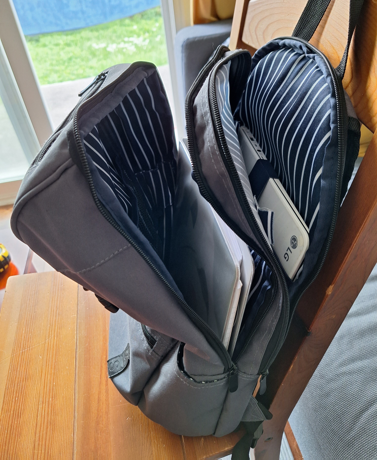 School back pack - photo 3