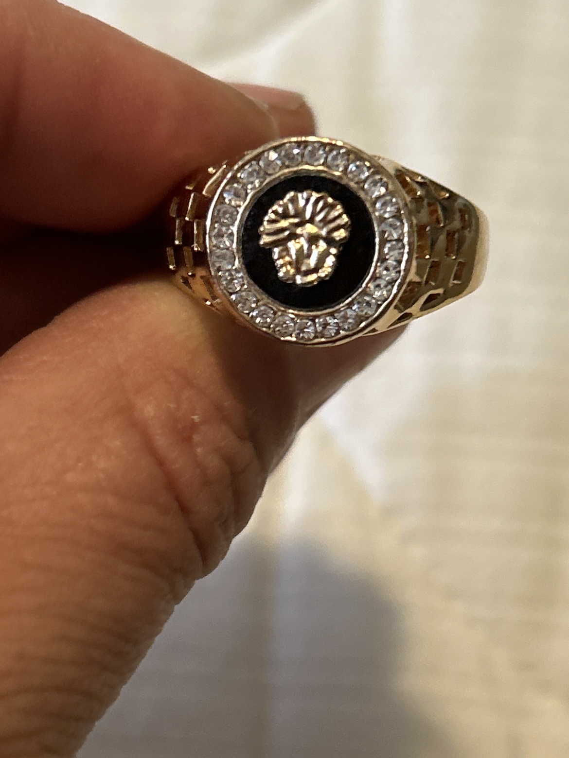Woman or men  ring thumbnail