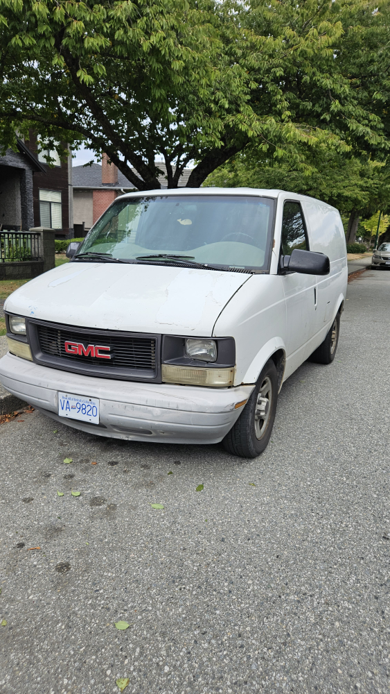 2003 GMC Safari thumbnail