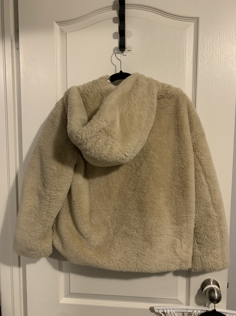 MOVING SALE Zara Faux Fur Jacket - photo 3