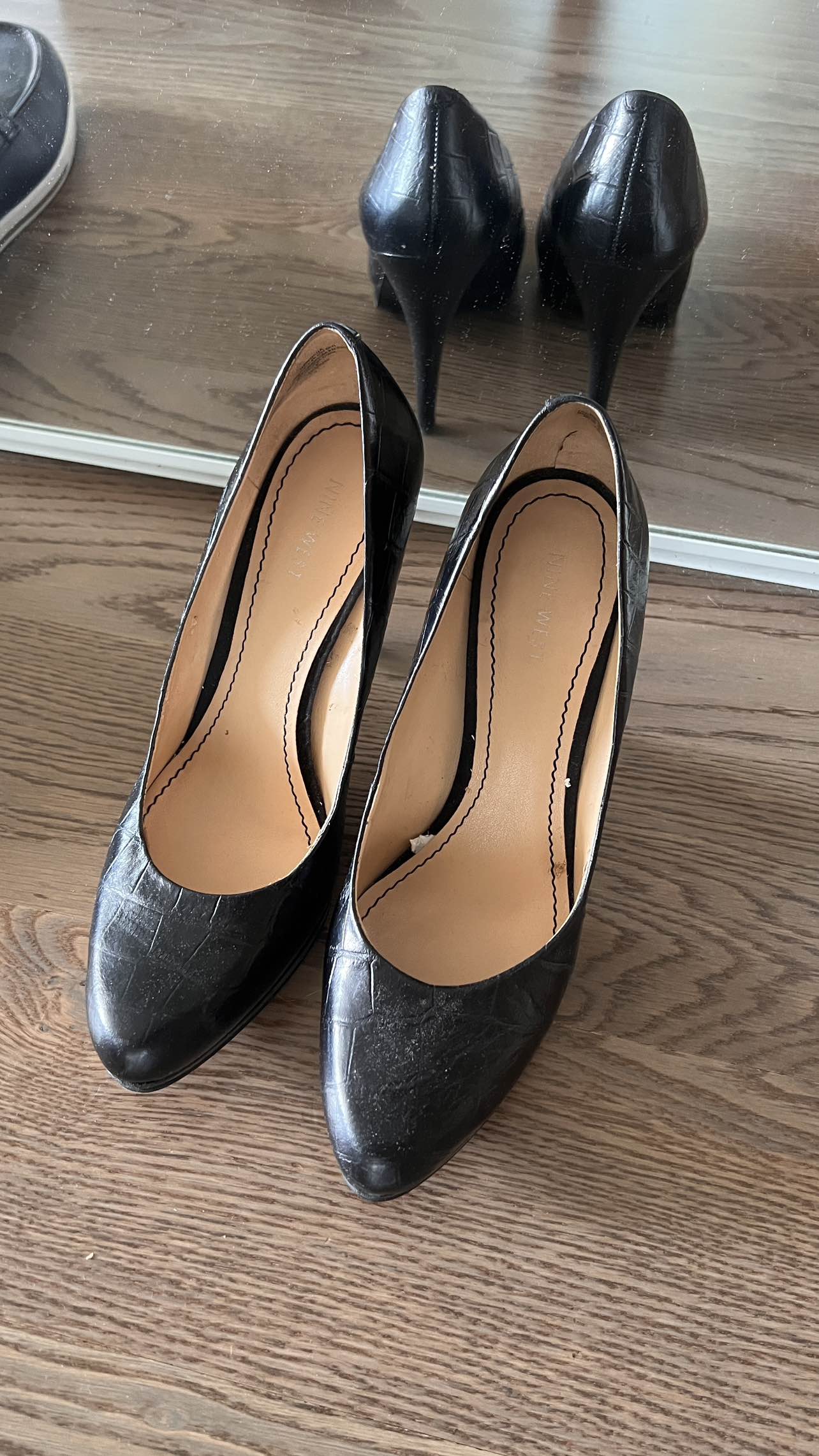 Nine West Size 10 High Heels Black Shoe thumbnail