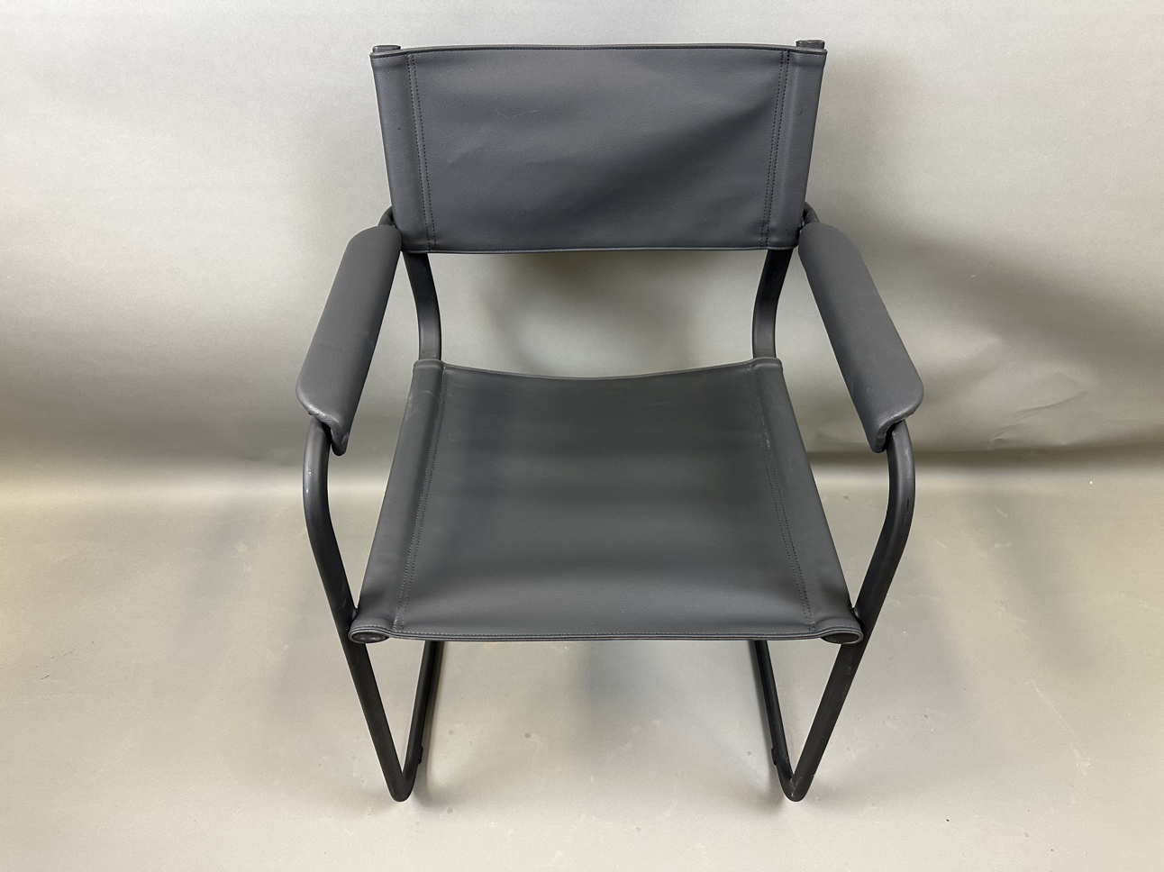 6x Black Vegan Leather and Metal Chairs